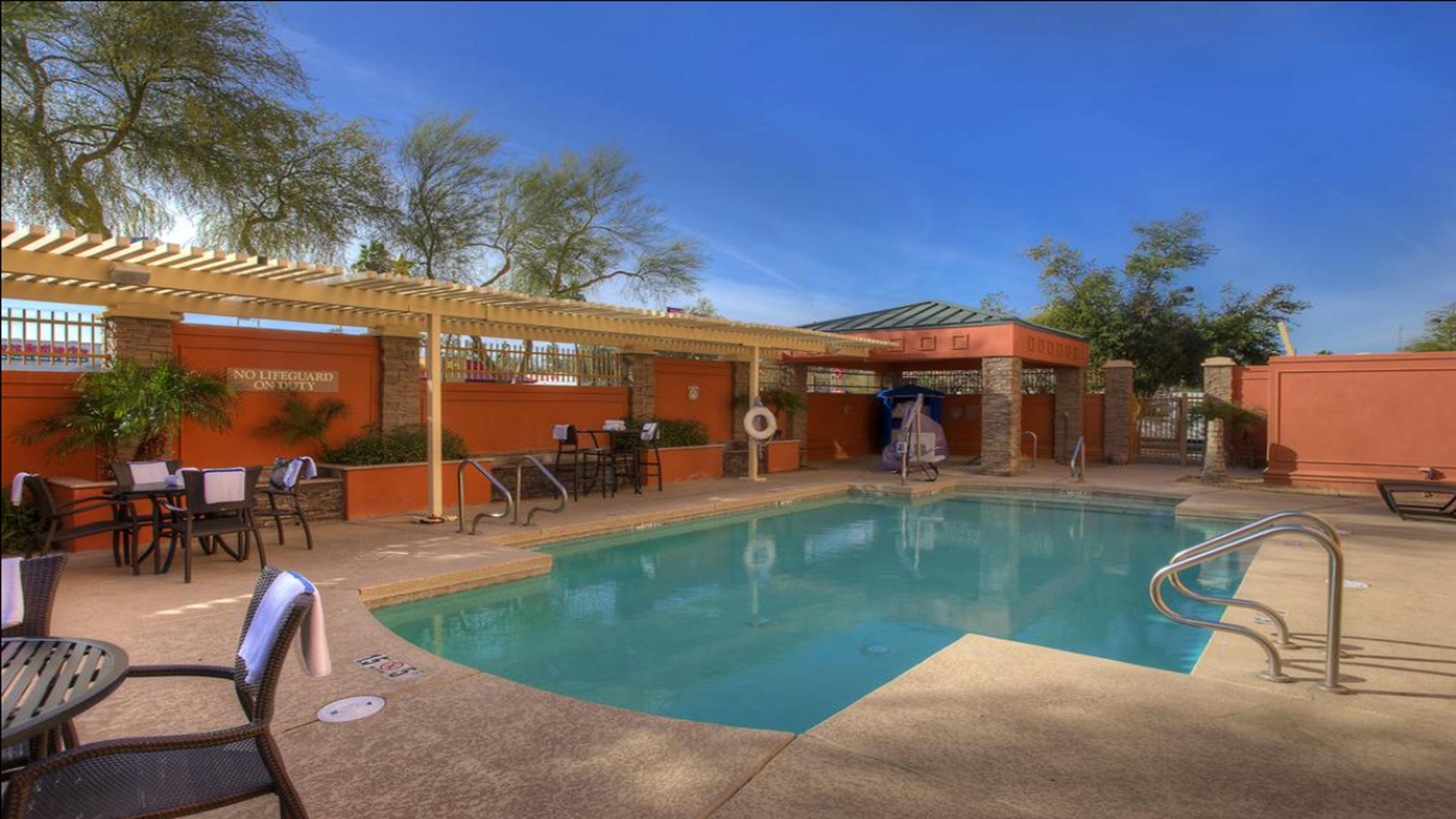 Holiday Inn Express Hotel&Suites Tempe Exterior foto